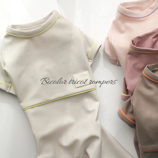 配色パイピングの犬用スポーティロンパース
